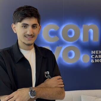 次のアバター： Alex