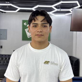 次のアバター： Kevin