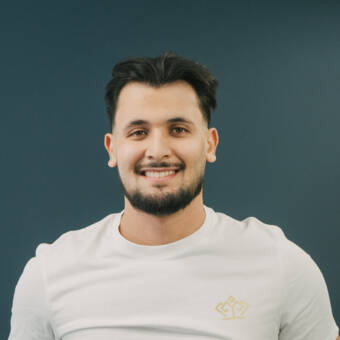 The avatar of Ricardo