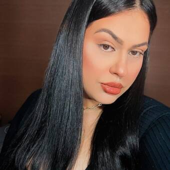 The avatar of Karoline