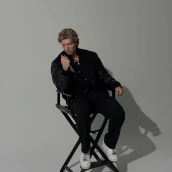 次のアバター： Carson