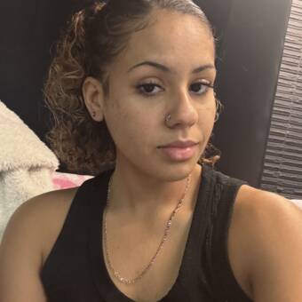 次のアバター： Adora