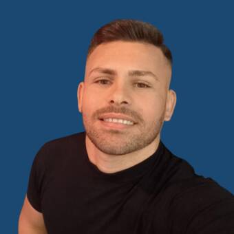 次のアバター： Luciano