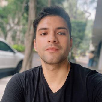 次のアバター： Fernando