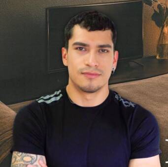 次のアバター： Geovany