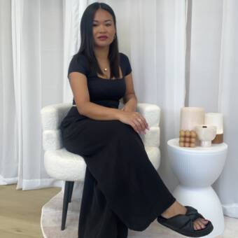 الصورة الرمزية لـ Monica