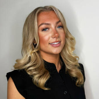 Henkilön Hollie avatar