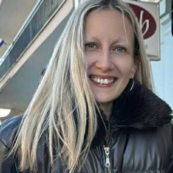 次のアバター： ELENI