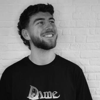 Hình đại diện của Myles