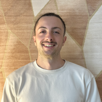 次のアバター： Robin