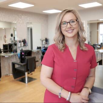 次のアバター： Lydia