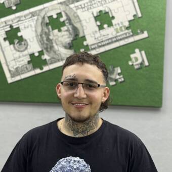 The avatar of Álvaro