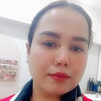 الصورة الرمزية لـ Karolin