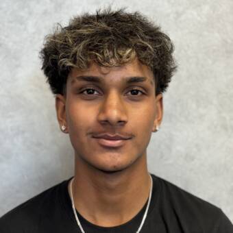 次のアバター： Dhyan