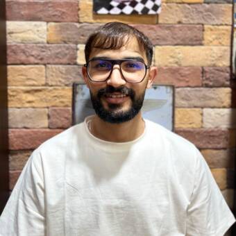 次のアバター： Abdelhak