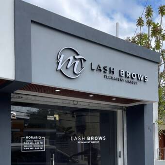 的化身 M Lash Brows rd