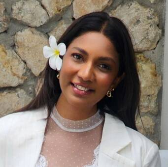 次のアバター： Michelle