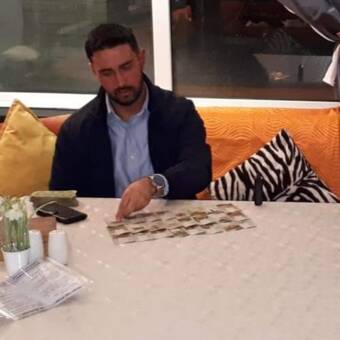 次のアバター： Calvin