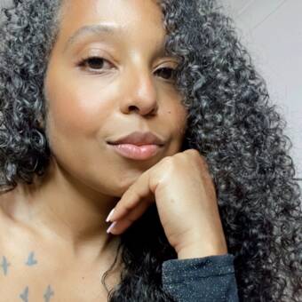 الصورة الرمزية لـ Tania