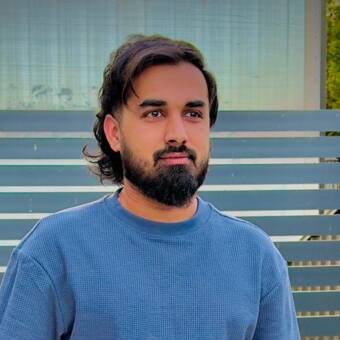 Το avatar του Zeeshan