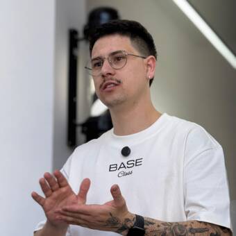 The avatar of Daniel