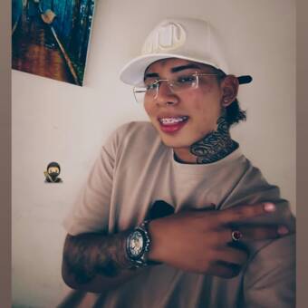 次のアバター： IVAN