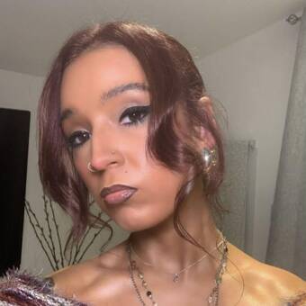 الصورة الرمزية لـ Shannon