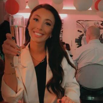 The avatar of Darcie