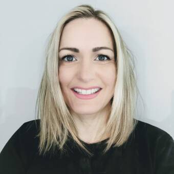 次のアバター： Emma