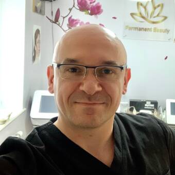 The avatar of Daniel