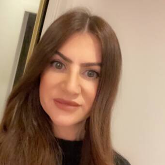 الصورة الرمزية لـ Laura