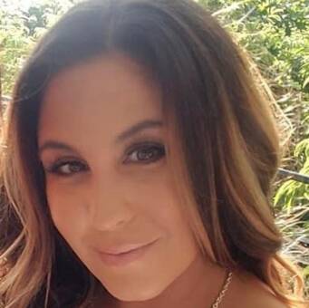 The avatar of Lauren