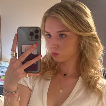 The avatar of Isabel