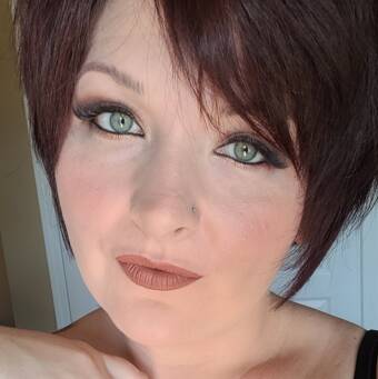 The avatar of Leslie