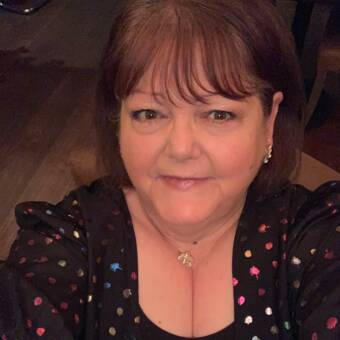 次のアバター： Sally