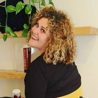 The avatar of Debra | 058-7853533