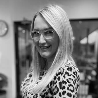 الصورة الرمزية لـ Tania