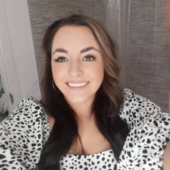 The avatar of Nicole