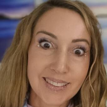 次のアバター： Sandra