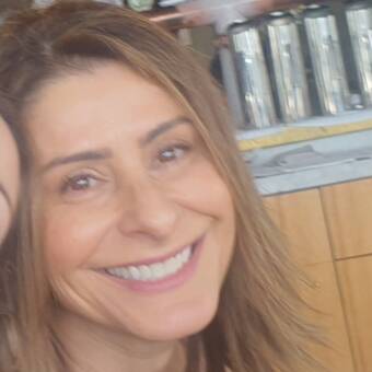 次のアバター： Sarina