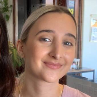 次のアバター： Jenna