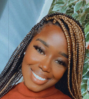 The avatar of Angela 💕