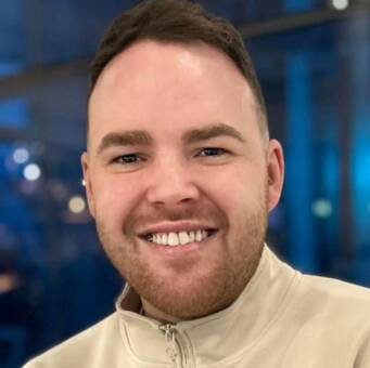 次のアバター： Raé