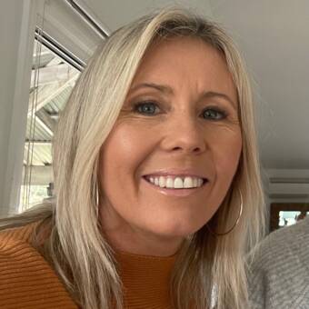 次のアバター： Emma