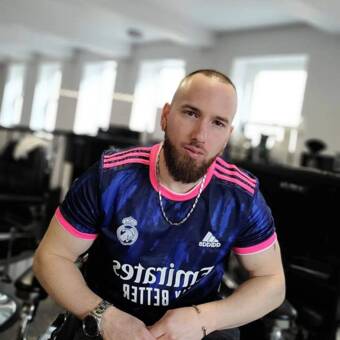 The avatar of Manuel