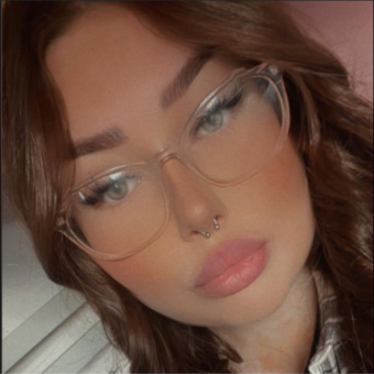 The avatar of Louise