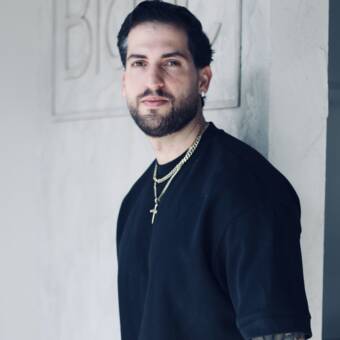 The avatar of Alex
