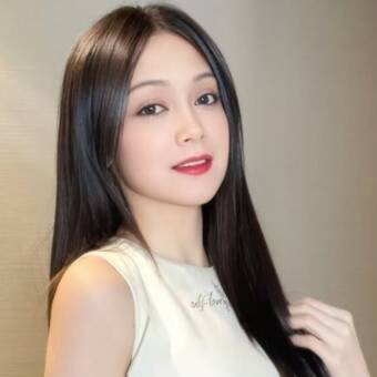 次のアバター： Diana Malay from Malaysia