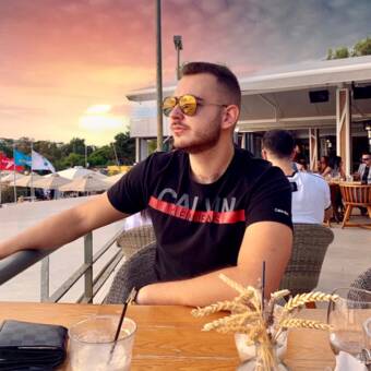 Аватар Γιάννης