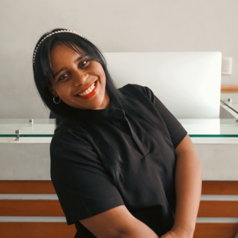 次のアバター： Luisa